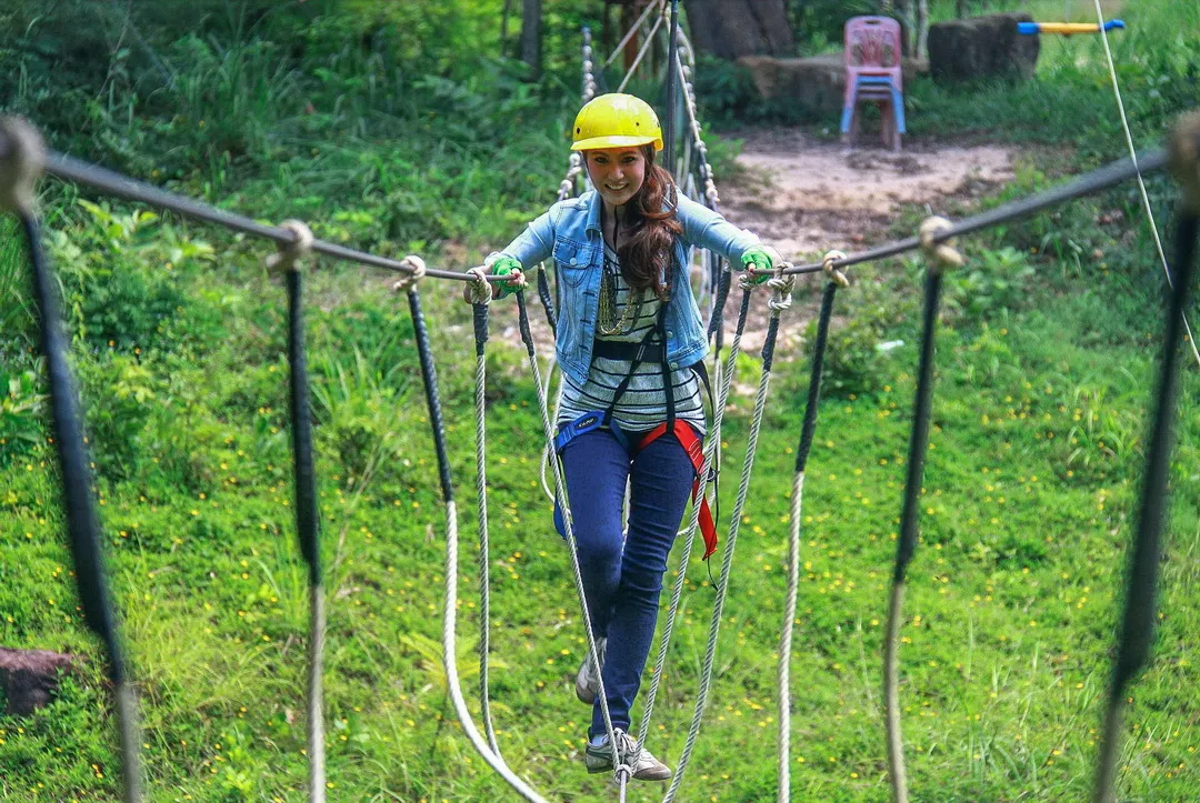 เดินสะพานเชือก Treetop ผจญภัยกลางป่า